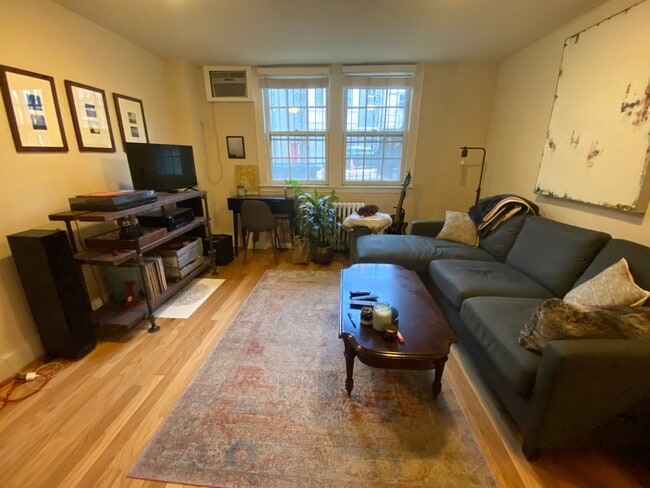 Photo - 2032 Belmont Rd NW Unidad 136