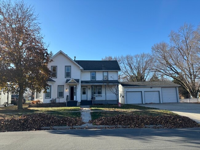 Building Photo - 318 Cramer St Unit 2