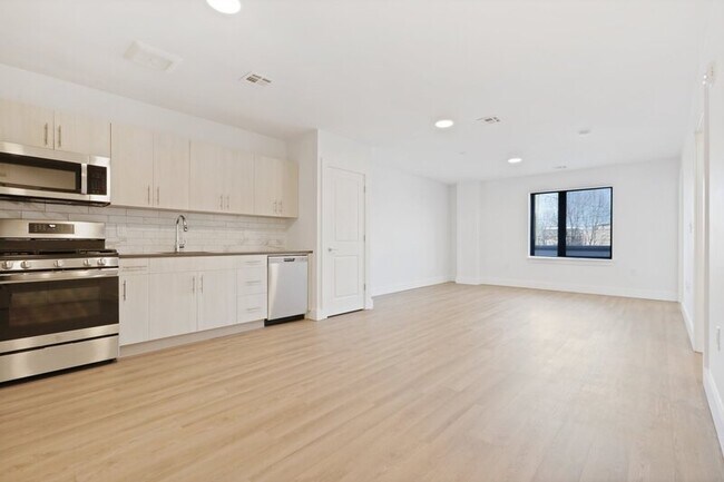 Photo - 276 Reock St