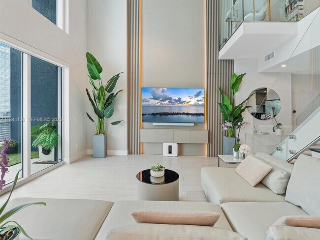 Photo - 60 SW 13th St Unidad 4406