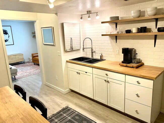 Full kitchen - 3440 S Walkup Dr Unit Apartment in the Pines