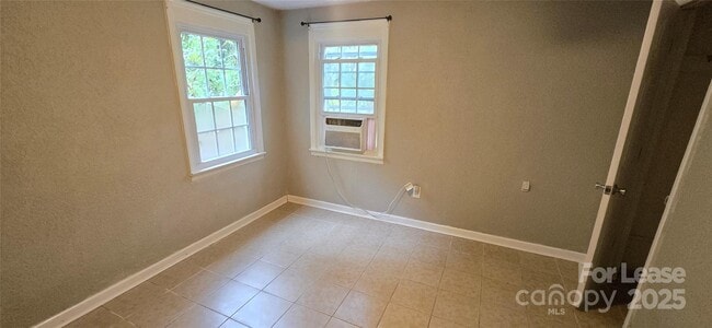 Photo - 508 Arlington Cir NW