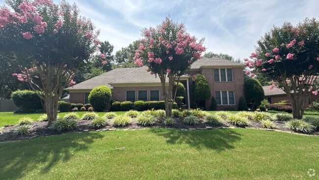 Building Photo - 983 Rolling Oaks Ln Rental