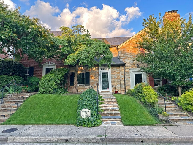 Building Photo - 924 S St Asaph St Rental