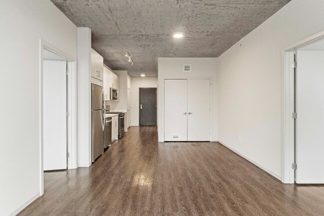 Photo - 702 S Clark St