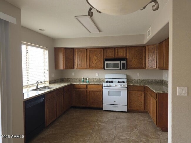 Photo - 16654 W Culver St