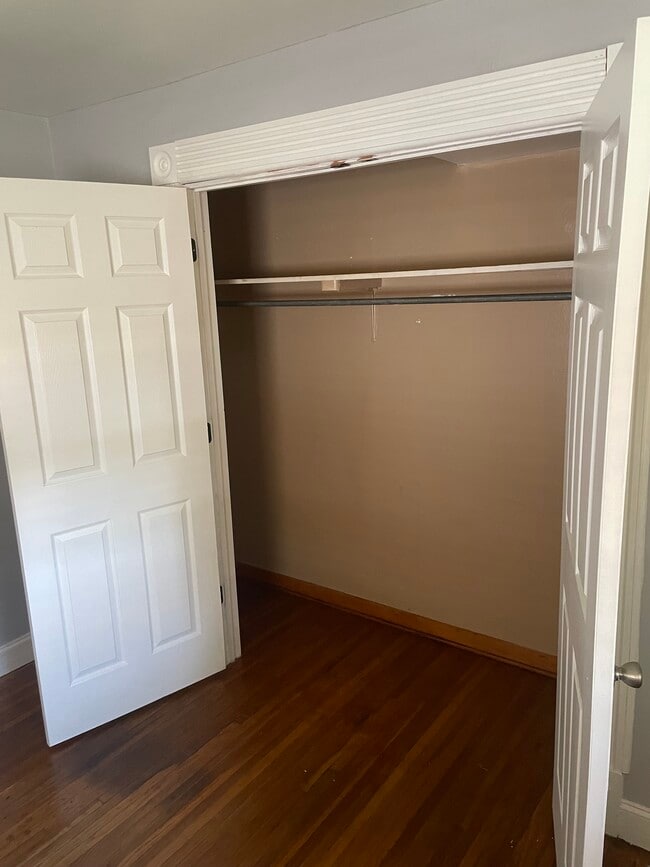 Photo - 718 W 41st St