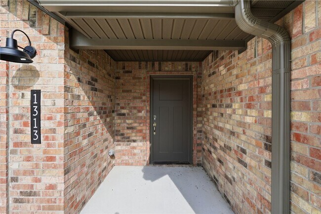 Photo - 1313 Valley Dr