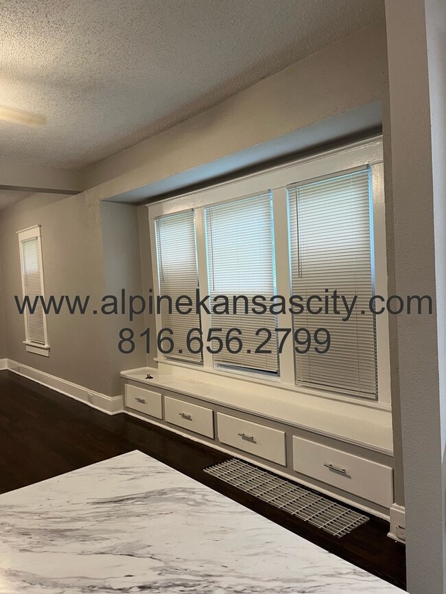 Photo - Updated Bungalow in Center District!