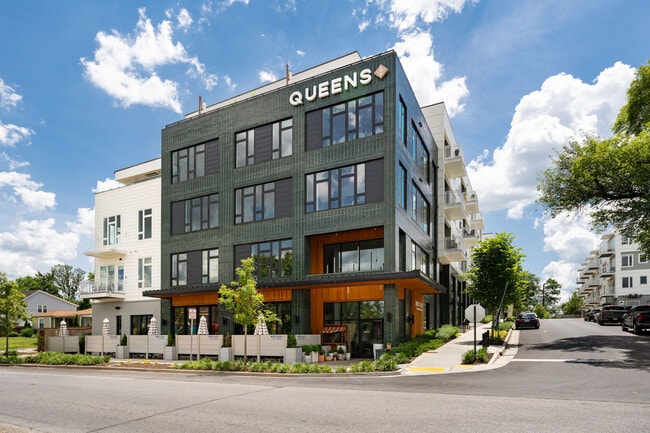 Queens Wedgewood Houston apartments — community photo