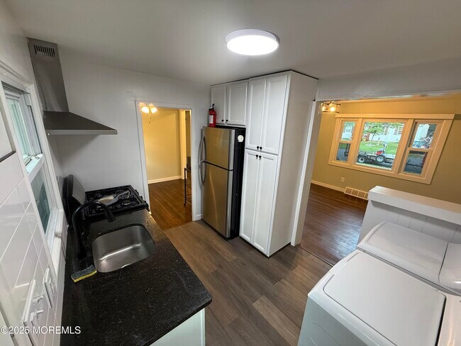 Photo - 203 Sunset Ln