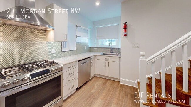 Photo - 201 Morgan St NW