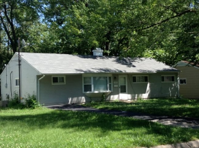 Building Photo - 11405 Crystal Ave