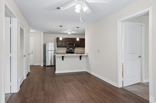 2BR, 2BA - 850SF - Living Room