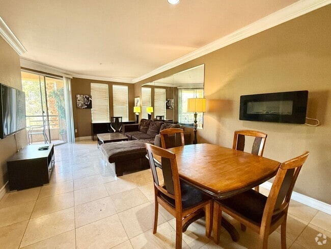 Building Photo - Meridian FURNISHED 2 BDR /2 BATH Luxury Co... Rental