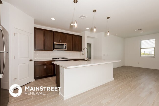 Photo - 4402 Greenleaf Dr