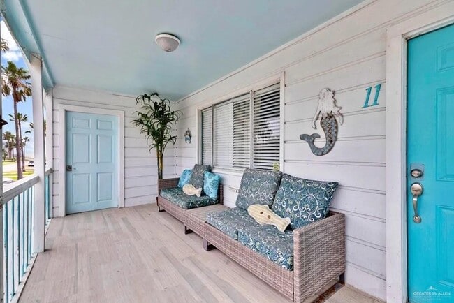 Photo - 19 W Gardenia St