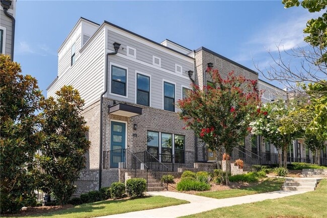 Photo - 2143 Burnside Dr NW