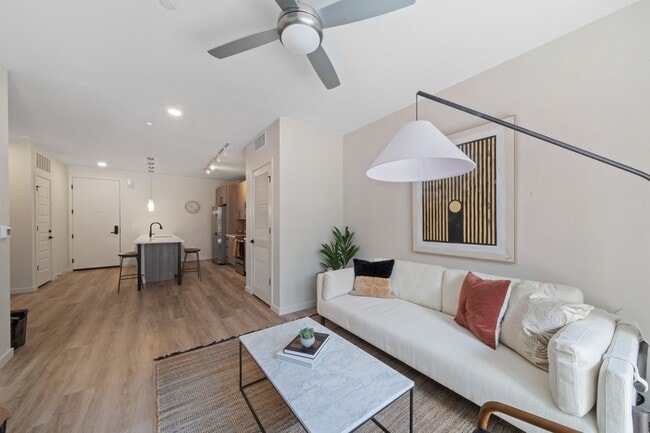 BroadwayPark_interior_living room (2)