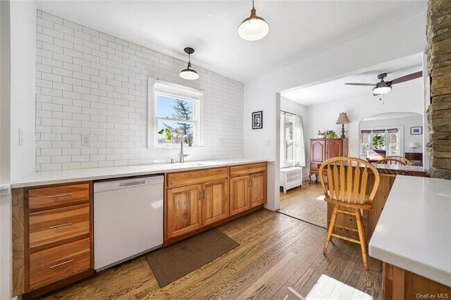 Photo - 1535 Lakes Rd
