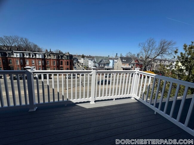 663 Columbia Rd Unidad 3