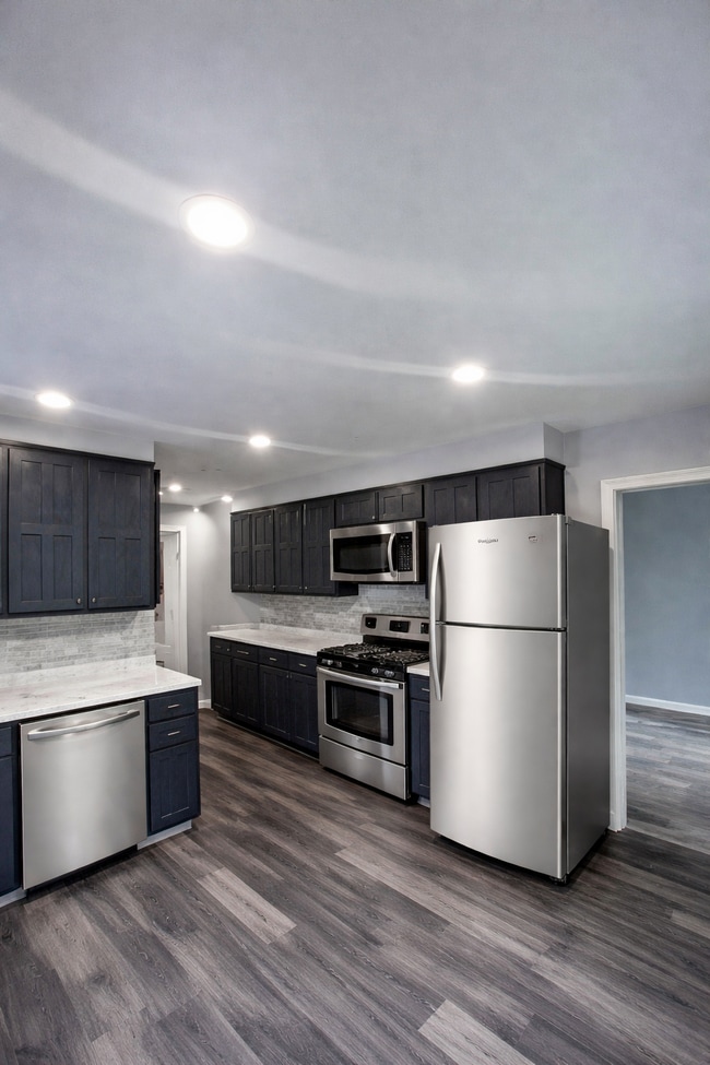 Photo - 59 Sherman Plz Unit 2