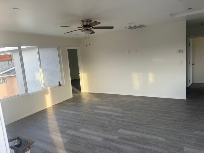 Photo - 4070 Newton Ave Unit 4070