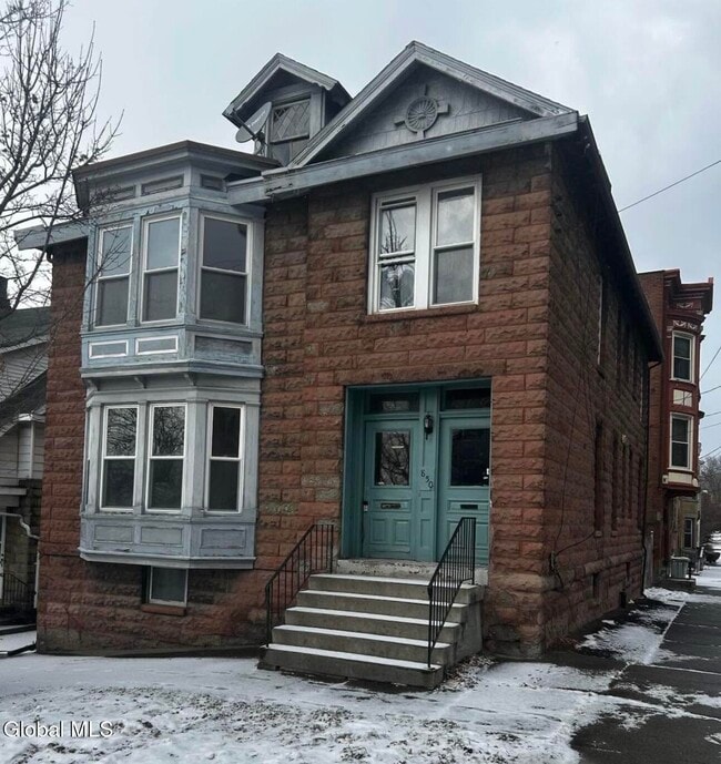 Building Photo - 850 Peoples Ave Unit 2