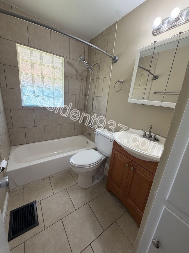 Photo - 3 Bed 1 Bath Home
