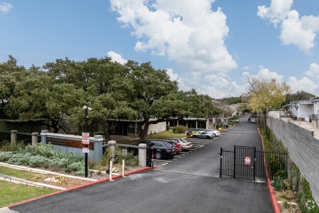 Photo - Travis Oaks Condominiums