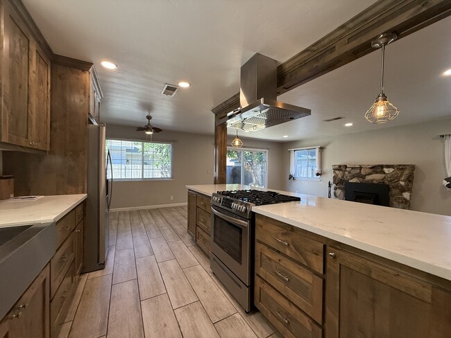 Photo - 1476 Hooker Oak Ave