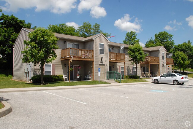 Photo - Poplar Creek Apartments