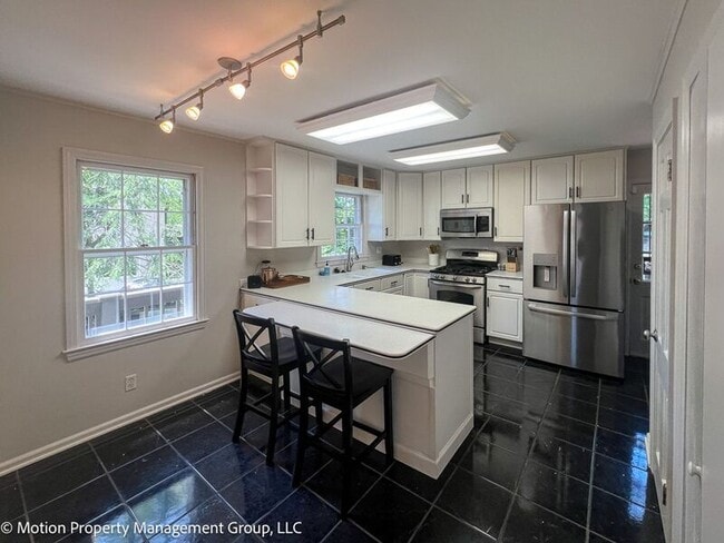 Photo - 123 N Palisades Dr