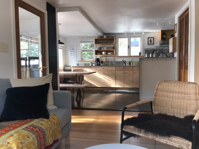 Photo - 2215 Dahl Ln