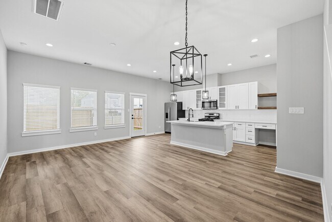 Photo - 413 Stonework Garden Ln