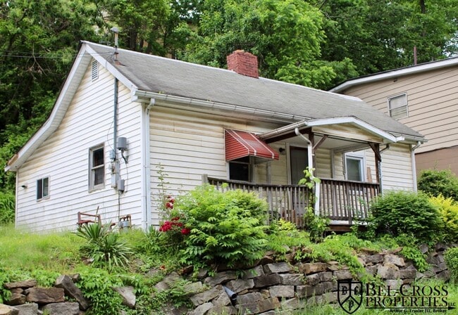Photo - 1 Bed/1 Bath Home steps from the Downtown Campus - Available Now, June, July or August!