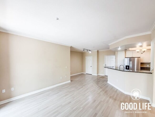 9253 Regents Rd Unit A201