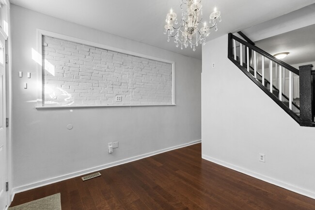 Photo - 1423 Olive St