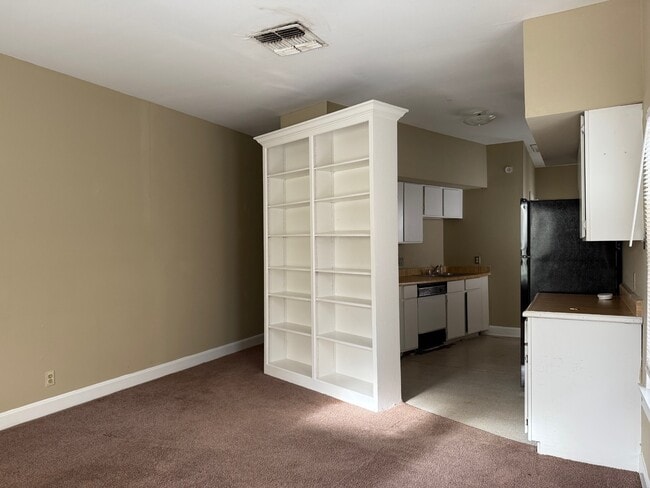 Building Photo - 2515 Taft St Unit 4