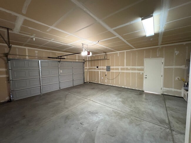 Photo - SE Visalia home Available Now!