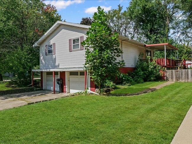 Building Photo - Get $899 off your security deposit OR $250... Rental