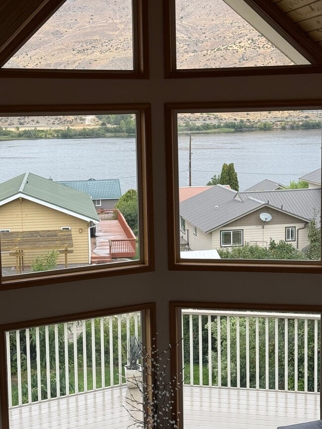 Photo - Luxurious Fully Furnished 3-Bedroom, 4-Bat...