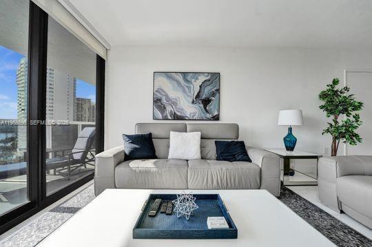 Photo - 20515 E Country Club Dr Unidad 1244