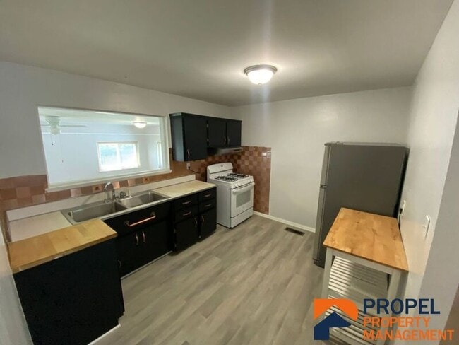 Photo - 2660 Peachcrest St