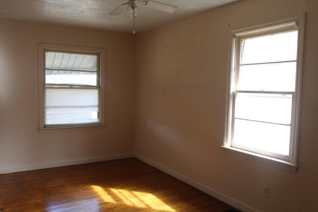 Photo - 706 W Mercer Ave