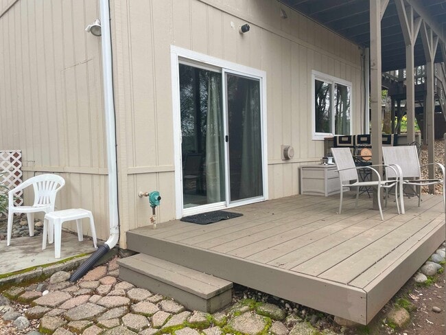 Building Photo - Granny Unit - All utilities included in Penn Valley, CA 95946