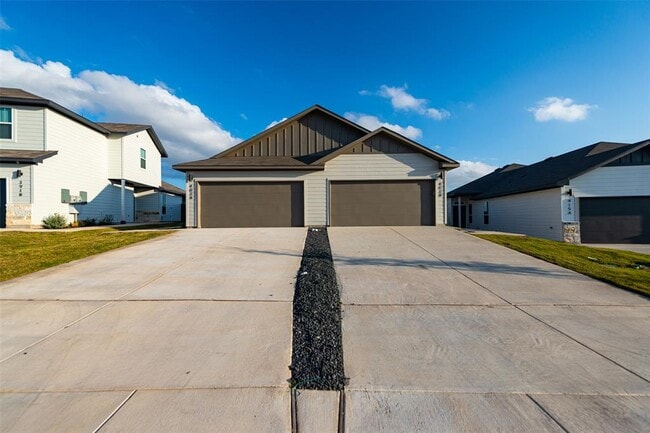 Photo - 403 Cross Barn Blvd