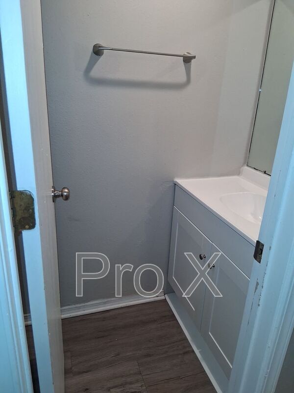 Photo - 518 N Betty Jo Dr