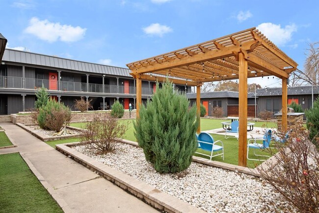 Building Photo - 6509 Berkman Dr Unit 115 Rental