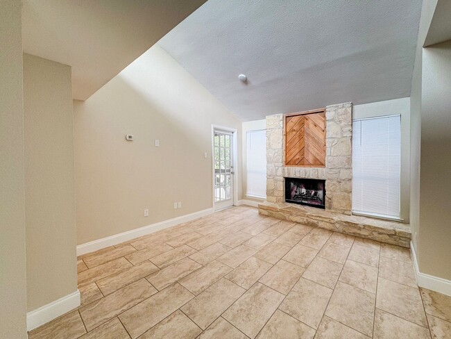 Photo - 3843 Unit 215D